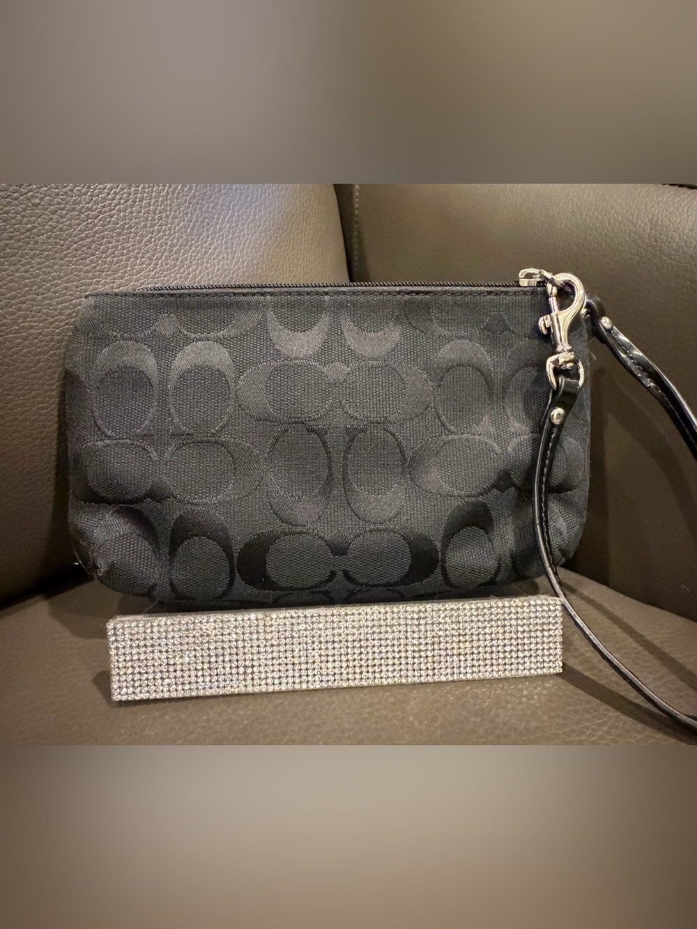Coach Black Signature C Print Turnlock Wristlet - Picture 2 of 7